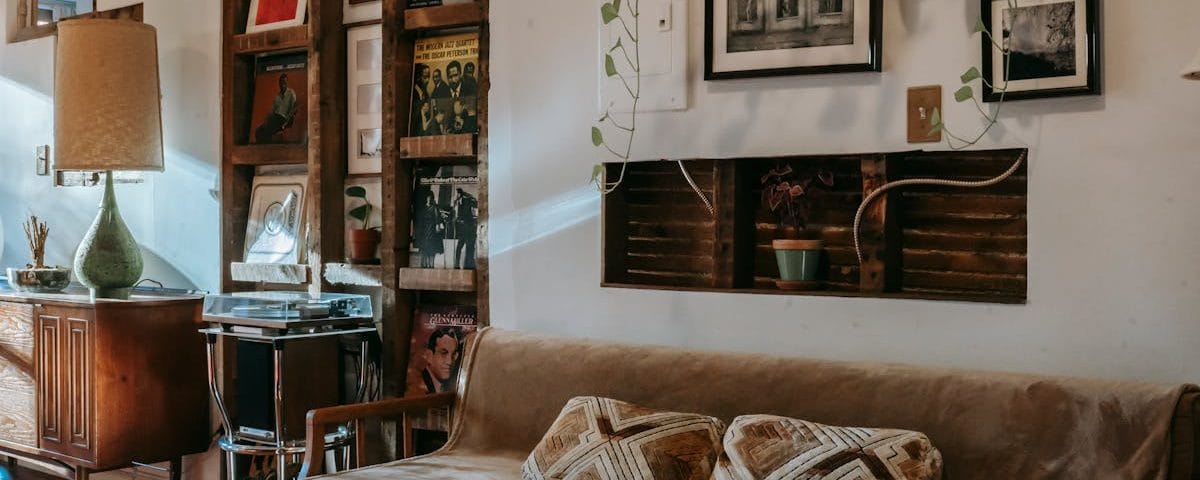 découvrez tout ce qu'il faut savoir sur la protrusion discale, une condition du dos fréquente. informez-vous sur ses causes, symptômes, traitements et conseils pour mieux vivre avec cette affection. prenez en main votre santé vertébrale dès aujourd'hui !