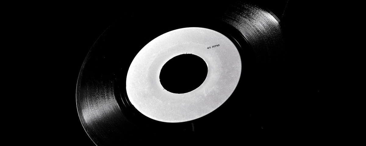 découvrez tout sur l'hernie discale : causes, symptômes et traitements. apprenez à gérer la douleur et à améliorer votre qualité de vie grâce à des conseils d'experts en santé.