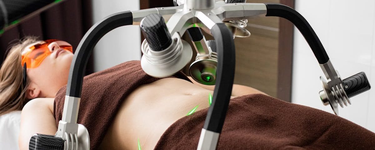 découvrez les bienfaits de la thérapie au laser, une méthode innovante pour soulager la douleur, traiter les inflammations et favoriser la guérison. explorez comment cette technologie avancée peut améliorer votre qualité de vie en offrant des solutions non invasives et efficaces.