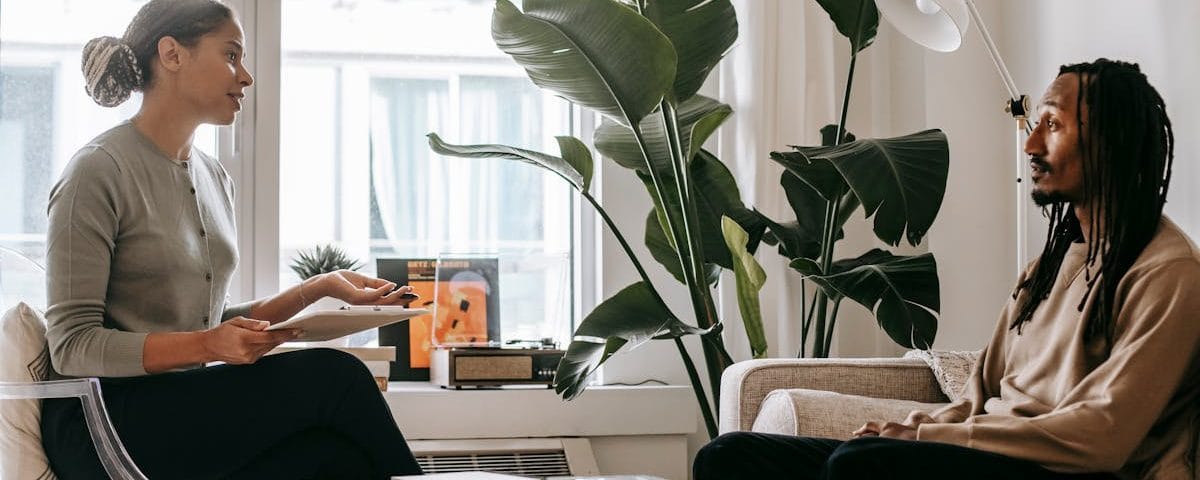 découvrez la thérapie par ondes de choc, une méthode innovante et non invasive pour traiter la douleur musculaire et squelettique. idéale pour favoriser la guérison, améliorer la circulation et réduire les tensions, cette approche thérapeutique est utilisée par de nombreux professionnels de santé. transformez votre bien-être grâce à cette technique efficace et apprenez comment elle peut vous aider à retrouver votre mobilité.