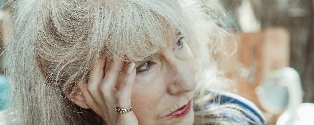 découvrez des conseils et des traitements efficaces pour soulager la douleur lombaire. apprenez à prévenir les douleurs au bas du dos et à améliorer votre qualité de vie avec des exercices simples et des techniques de relaxation.