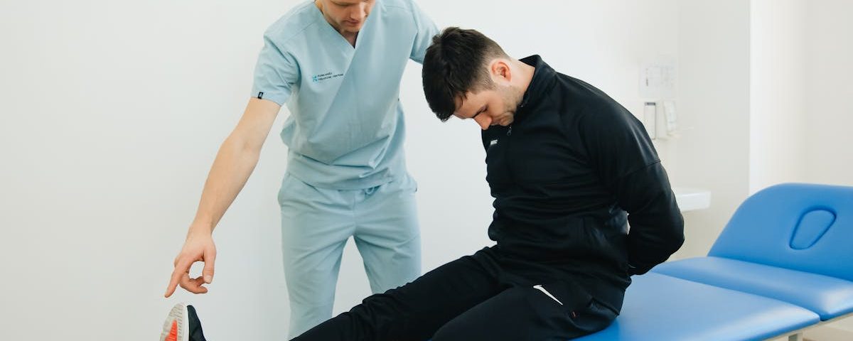 découvrez tout ce que vous devez savoir sur la sciatique : ses symptômes, ses causes et les traitements disponibles pour soulager votre douleur. informez-vous sur les meilleures pratiques pour gérer et prévenir les crises sciatiques.