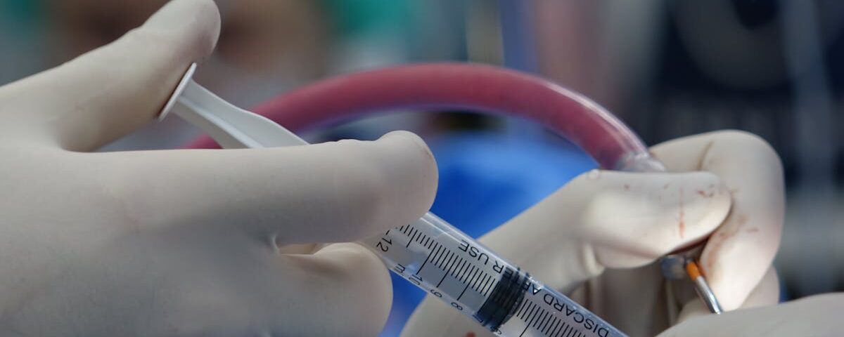 découvrez tout sur la hernie discale, ses symptômes, ses causes et les options de traitement disponibles. apprenez comment soulager votre douleur et améliorer votre qualité de vie.