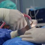 découvrez tout sur la sténose foraminale, une affection qui provoque une compression des nerfs à la sortie de la colonne vertébrale. apprenez les symptômes, les causes et les options de traitement pour soulager la douleur et améliorer votre qualité de vie.