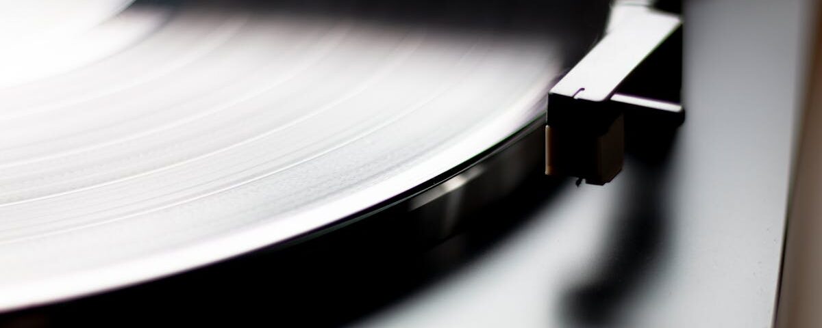 découvrez tout ce qu'il faut savoir sur le phénomène de disque bulging, ses causes, symptômes et traitements. informez-vous sur les méthodes de prévention et d'exercice pour soulager la douleur liée à cette condition.