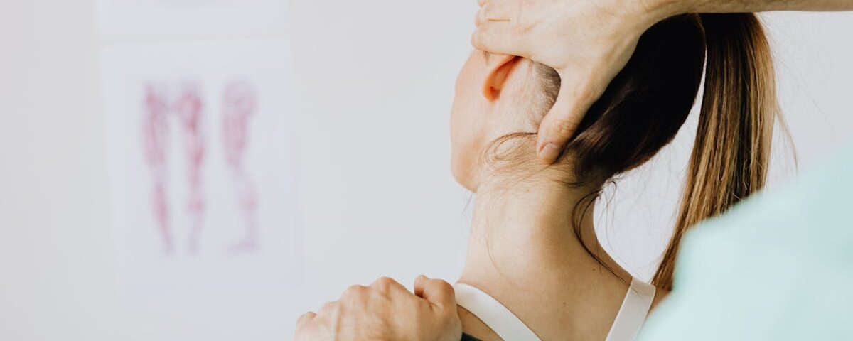 découvrez la décompression spinale, une méthode non chirurgicale visant à soulager les douleurs dorsales et cervicales. apprenez comment cette thérapie innovante peut améliorer votre qualité de vie en réduisant la pression sur les disques intervertébraux et en favorisant la guérison. retrouvez votre bien-être avec des solutions adaptées à vos besoins !