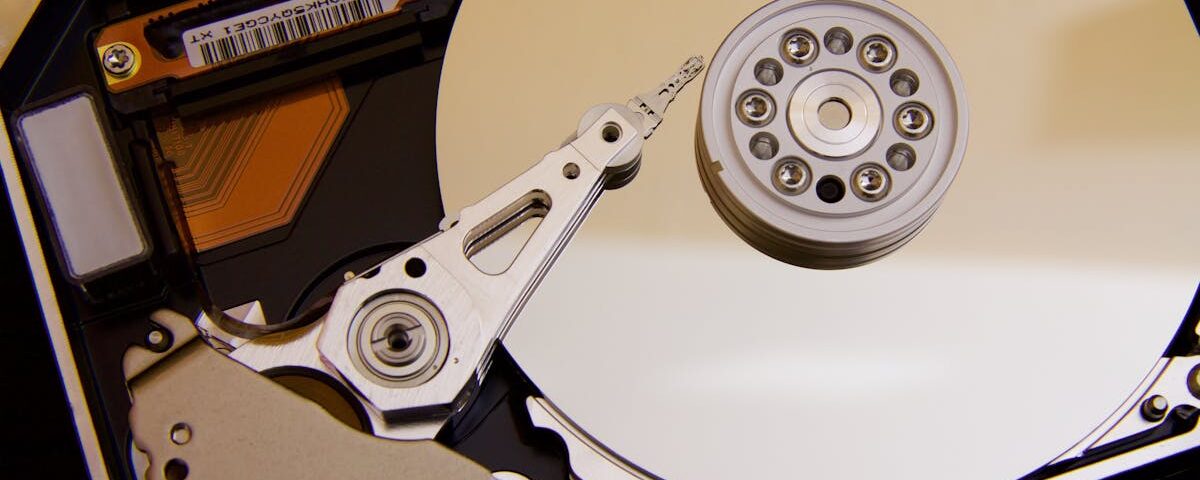 découvrez tout sur l'hernie discale : causes, symptômes, traitements et conseils pour soulager la douleur. informez-vous sur les meilleures pratiques pour prévenir cette condition et améliorer votre qualité de vie.