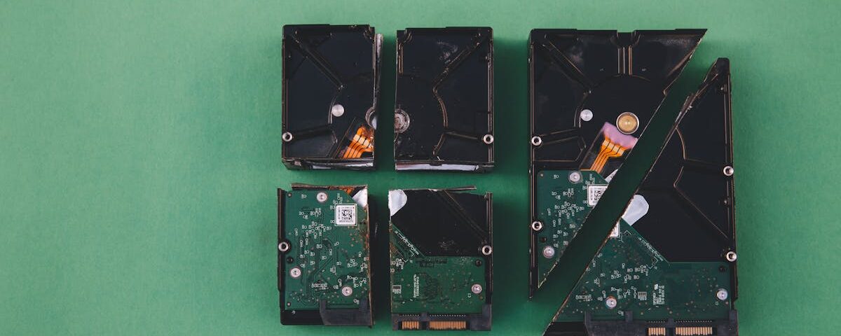 découvrez tout ce que vous devez savoir sur l'hernie discale : ses causes, symptômes, traitements et conseils pour soulager la douleur et améliorer votre qualité de vie.