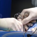 découvrez tout sur la sténose foraminale, une condition qui affecte les nerfs à la sortie de la colonne vertébrale, provoquant douleur et engourdissement. informez-vous sur ses causes, symptômes et traitements pour améliorer votre qualité de vie.