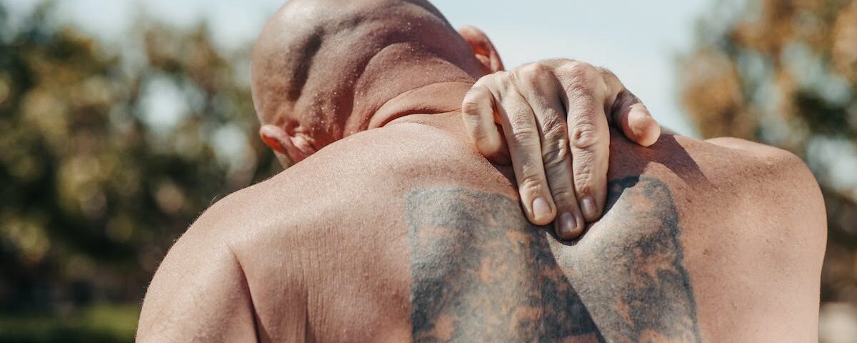 découvrez des conseils pratiques pour soulager les douleurs lombaires, comprendre leurs causes et améliorer votre bien-être. apprenez à adopter de bonnes postures et des exercices efficaces pour prévenir et traiter la douleur dans le bas du dos.