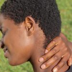 découvrez des astuces et conseils pour soulager les douleurs lombaires. apprenez à prévenir les maux de dos et à améliorer votre confort au quotidien grâce à des exercices, des postures et des traitements efficaces.