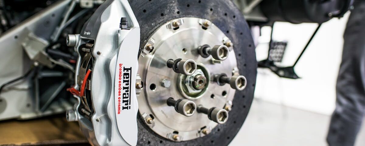 découvrez les causes, symptômes et traitements de la dégénérescence discale, un trouble courant affectant la colonne vertébrale. apprenez comment prévenir et soulager la douleur due à cette condition et améliorer votre qualité de vie.