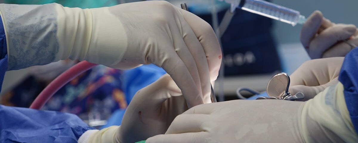 découvrez tout sur le disque hernié : causes, symptômes, traitements et conseils pour soulager la douleur. informez-vous sur les solutions pour améliorer votre qualité de vie.