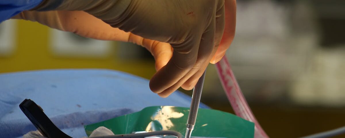 découvrez tout sur la sténose foraminale, une condition qui peut provoquer des douleurs et des engourdissements en comprimant les nerfs. apprenez les symptômes, les causes, ainsi que les traitements disponibles pour soulager votre condition et améliorer votre qualité de vie.