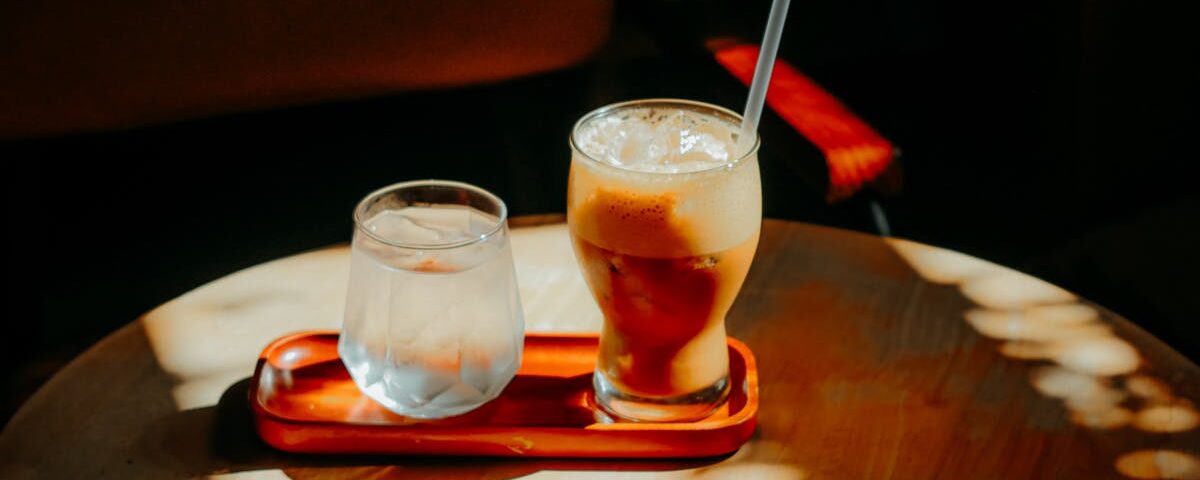 découvrez l'importance de l'hydratation pour votre santé et votre bien-être. apprenez des conseils pratiques pour rester hydraté tout au long de la journée, que ce soit par l'eau, les aliments ou les boissons. améliorez votre vitalité en intégrant de bonnes habitudes d'hydratation dans votre vie quotidienne.