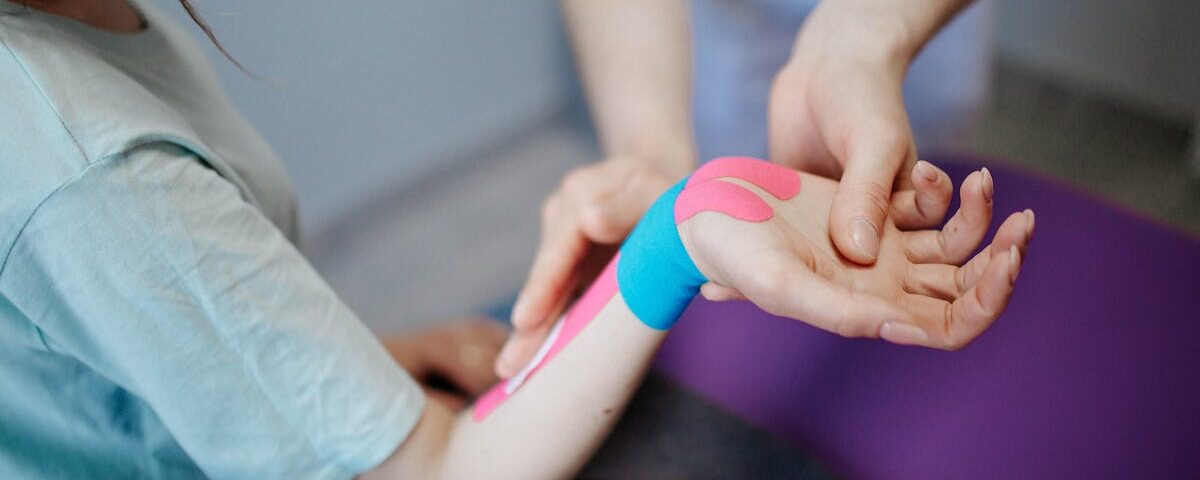 découvrez des stratégies efficaces de gestion de la douleur au sein de notre guide sur le pain management. apprenez à mieux comprendre les différentes approches thérapeutiques, les traitements disponibles et comment améliorer votre qualité de vie face à la douleur.