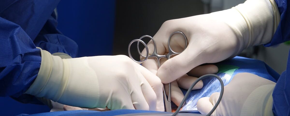 découvrez tout ce qu'il faut savoir sur la hernie discale : symptômes, causes, traitements et conseils pour soulager la douleur. informez-vous sur les meilleures pratiques pour prévenir les complications et optimiser votre santé vertébrale.