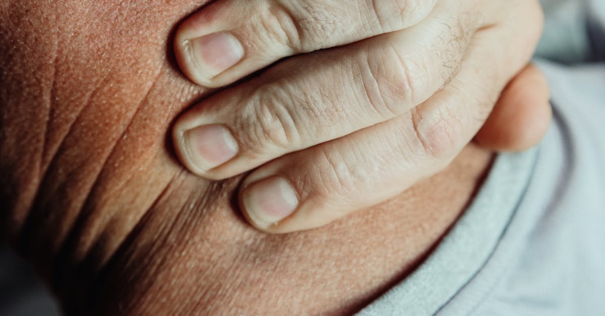 découvrez des solutions efficaces pour soulager la douleur arthritique et améliorer votre confort au quotidien.