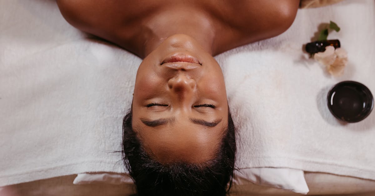 découvrez la décompression neurovertébrale, une technique avancée pour soulager la douleur dorsale et améliorer la mobilité en ciblant la pression sur les nerfs de la colonne vertébrale.