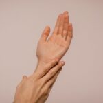 découvrez la thérapie de décompression, une méthode efficace pour soulager les douleurs dorsales et améliorer la mobilité grâce à une traction ciblée de la colonne vertébrale.