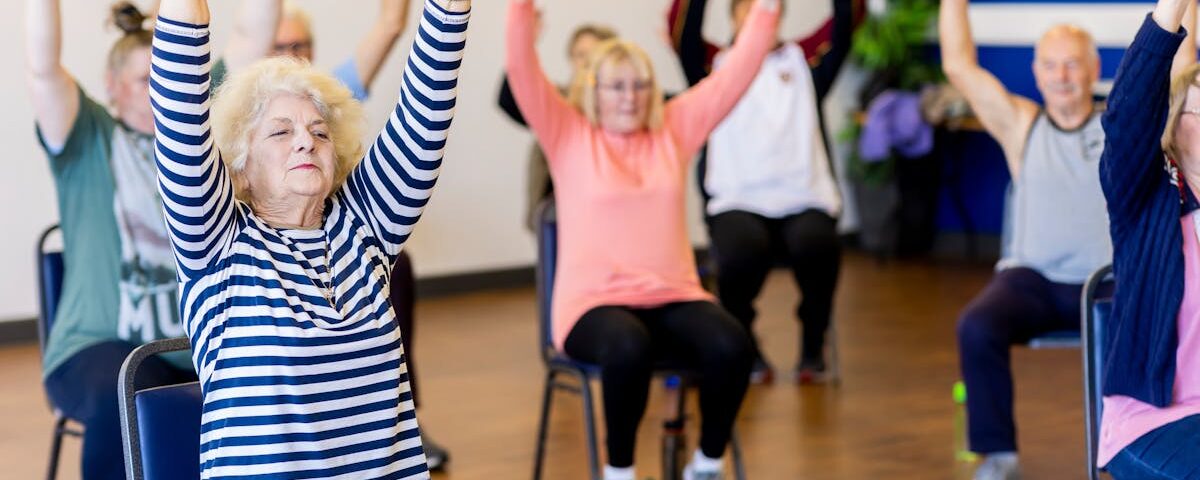 exercices aquatiques pour améliorer la mobilité en cas d'arthrose : bénéficiez des bienfaits de l'eau pour soulager les douleurs et renforcer vos articulations.