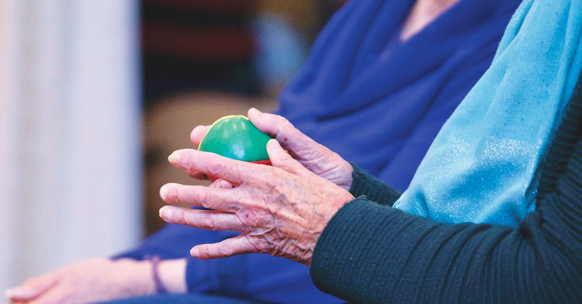 découvrez tout ce qu'il faut savoir sur l'arthrite : symptômes, causes, traitements et conseils pour mieux vivre avec cette maladie articulaire.
