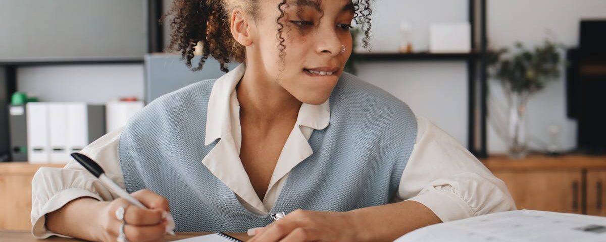 découvrez tout ce qu'il faut savoir sur l'arthrite : symptômes, causes, traitements et conseils pour mieux vivre avec cette maladie inflammatoire des articulations.