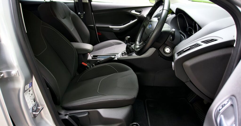 découvrez nos sièges ergonomiques conçus pour maximiser votre confort et améliorer votre posture tout au long de la journée.