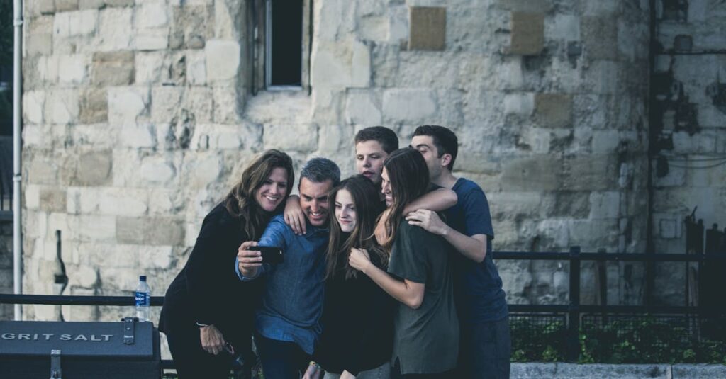 l'ostéoarthrite est une maladie articulaire chronique caractérisée par la dégradation du cartilage, entraînant douleurs et raideurs. découvrez les causes, symptômes et traitements disponibles pour mieux gérer cette affection.