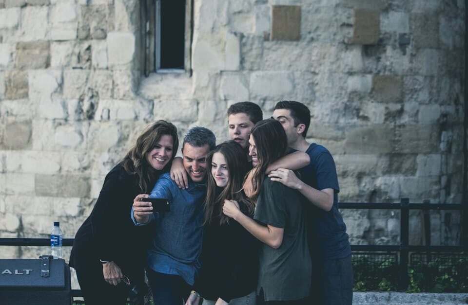 l'ostéoarthrite est une maladie articulaire chronique caractérisée par la dégradation du cartilage, entraînant douleurs et raideurs. découvrez les causes, symptômes et traitements disponibles pour mieux gérer cette affection.