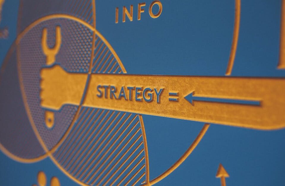 l'ostéoarthrite est une maladie articulaire dégénérative caractérisée par la dégradation du cartilage, provoquant douleur et raideur. découvrez ses causes, symptômes et traitements.