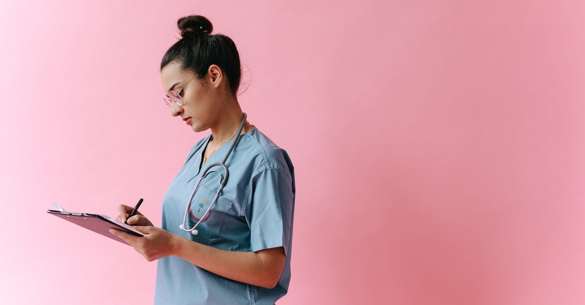 découvrez tout ce qu'il faut savoir sur l'arthrite : symptômes, causes, traitements et conseils pour mieux vivre avec cette maladie inflammatoire des articulations.