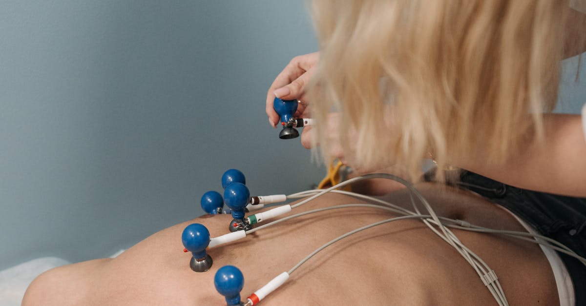 découvrez comment l'ostéopathie peut soulager vos douleurs musculaires, améliorer votre mobilité et favoriser votre bien-être global grâce à des techniques manuelles personnalisées.