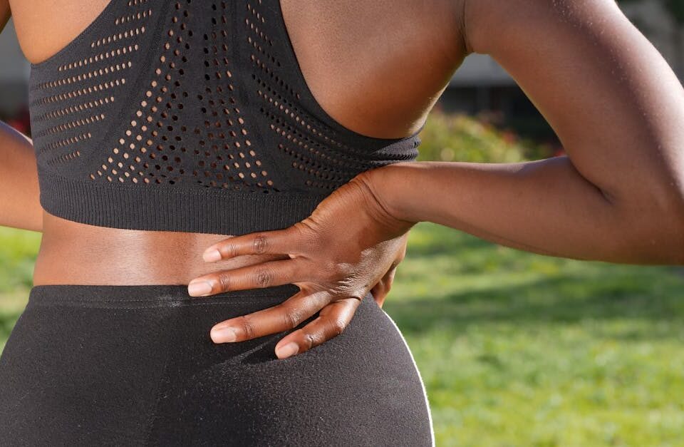 découvrez des conseils efficaces pour la prévention de l'arthrose vertébrale et préserver la santé de votre colonne vertébrale.