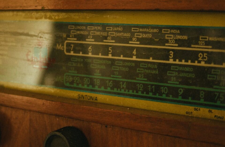 découvrez comment déterminer la fréquence optimale pour maximiser l'efficacité de vos campagnes ou projets grâce à des stratégies éprouvées.