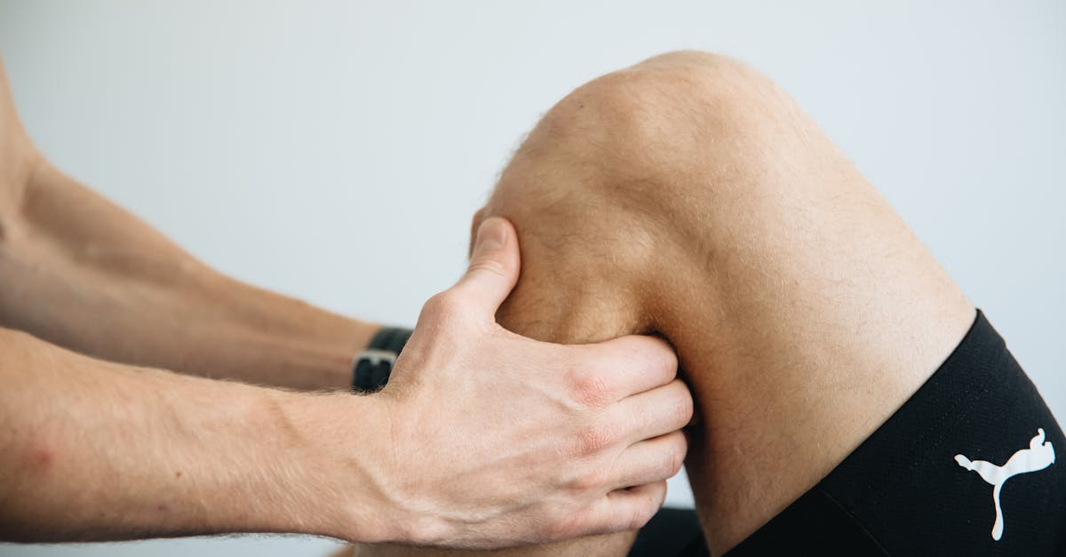 découvrez tout ce qu'il faut savoir sur l'arthrose : symptômes, causes, traitements et conseils pour mieux vivre avec cette maladie articulaire chronique.