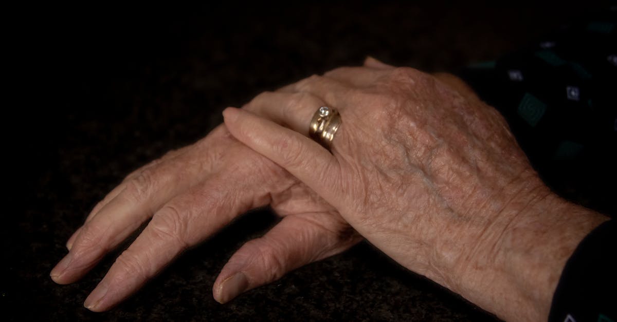 découvrez tout ce qu'il faut savoir sur l'ostéoarthrite, ses symptômes, causes, traitements et conseils pour mieux vivre avec cette maladie articulaire courante.