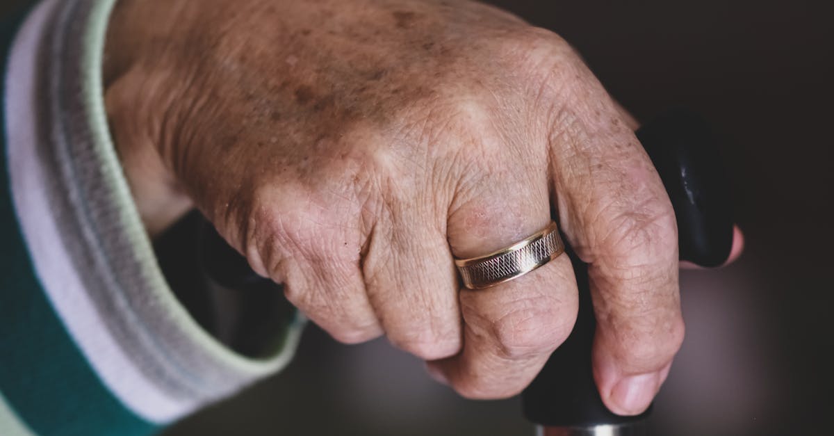 découvrez tout sur l'arthrite : symptômes, causes, traitements et conseils pour mieux gérer cette maladie inflammatoire des articulations.