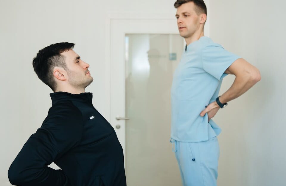 découvrez l'importance de la stabilité spinale pour prévenir les douleurs dorsales et améliorer la posture grâce à des exercices ciblés et des conseils professionnels.