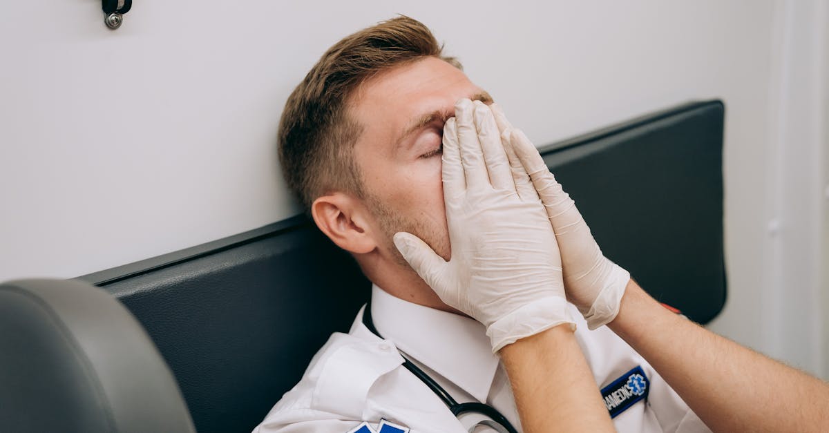 la décompression neurovertébrale est une technique thérapeutique non invasive visant à soulager la pression sur les nerfs de la colonne vertébrale, réduisant ainsi la douleur et améliorant la mobilité.