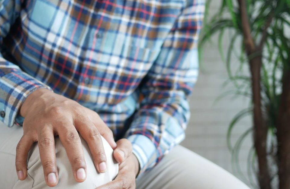 l'ostéoarthrite est une maladie articulaire dégénérative caractérisée par la dégradation du cartilage, entraînant douleur et raideur. découvrez les causes, symptômes et traitements disponibles pour mieux gérer cette affection.