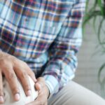 découvrez tout sur l'ostéoarthrite : symptômes, causes, traitements et conseils pour mieux gérer cette maladie articulaire courante.