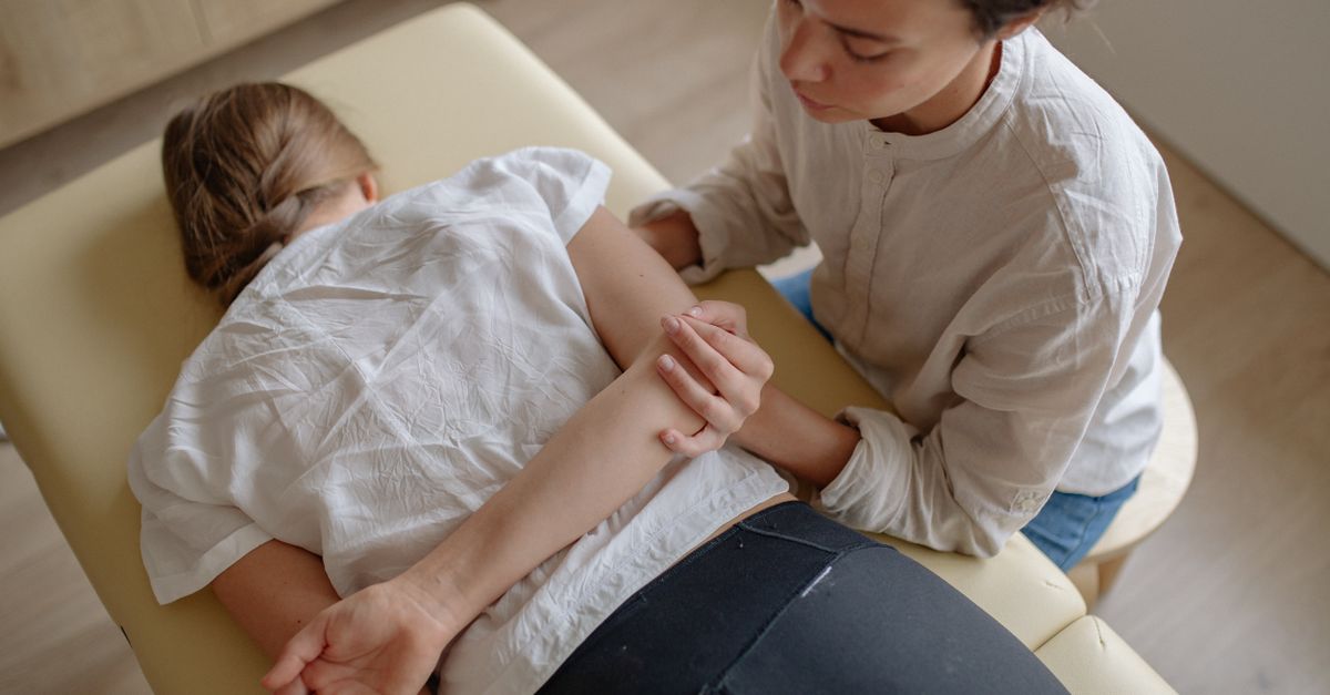découvrez la décompression vertébrale, une technique thérapeutique visant à soulager les douleurs dorsales et cervicales en réduisant la pression sur la colonne vertébrale.